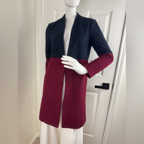 Mural Colorblock Coat in Red and Black Size XS. - Picture 3 of 12